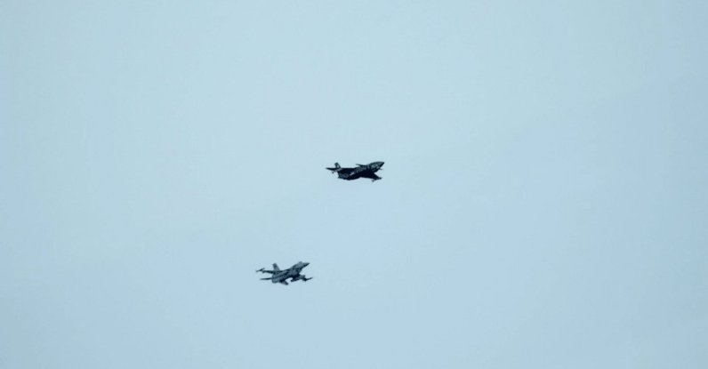 Bayraktar Kızılelma, Türkiye&#039;s first unmanned fighter aircraft, is seen during formation flight with F-16, Tekirdağ, northwestern Türkiye, Nov. 20, 2025. (AA Photo)