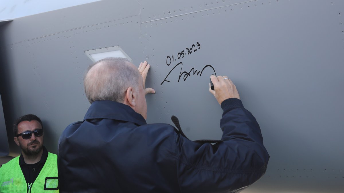 President Recep Tayyip Erdoğan attends the presentation ceremony for Kaan, Türkiye's locally made fifth-generation stealth fighter jet, Ankara, Türkiye, May 1, 2023. (Getty Images Photo)
