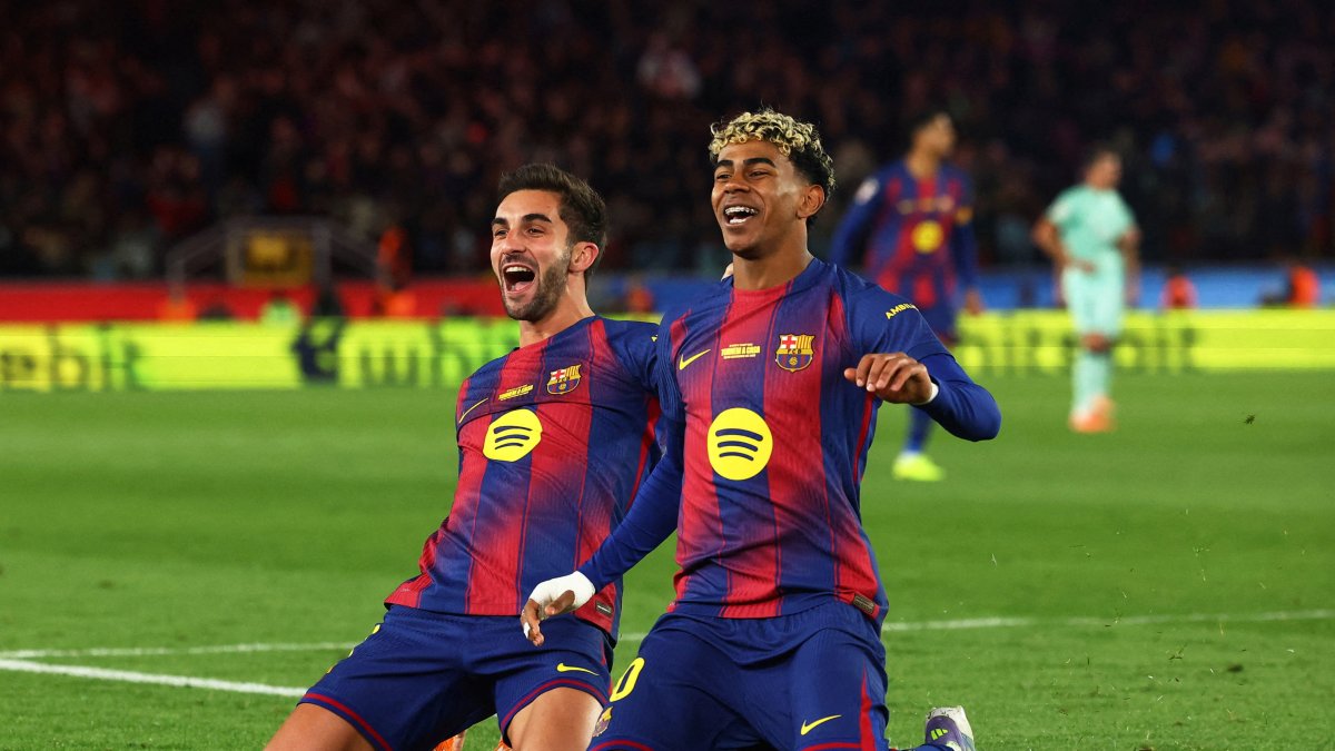 Barcelona aim to grab Champions League top 8 spot away at Chelsea