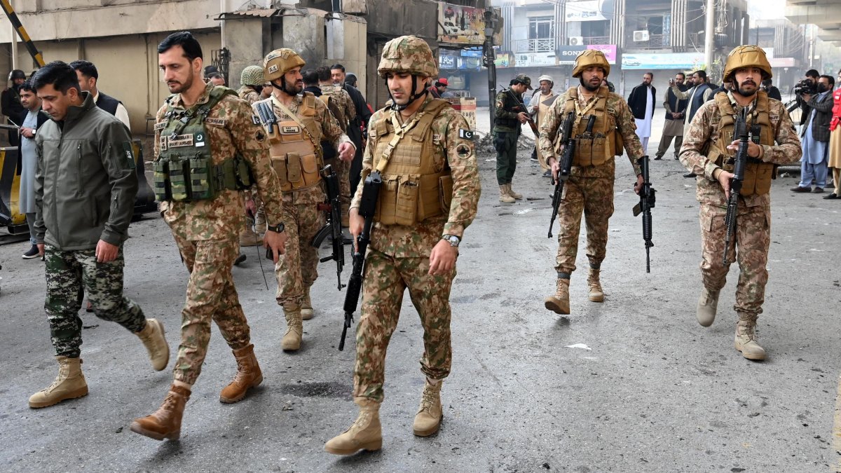 3 Pakistani border police killed in suicide attack on Peshawar HQ