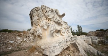 A column unearthed during ongoing excavations at the Hadrian Temple in the ancient city of Kyzikos, Erdek, Balıkesir, Türkiye, Oct. 1, 2025. (AA Photo)