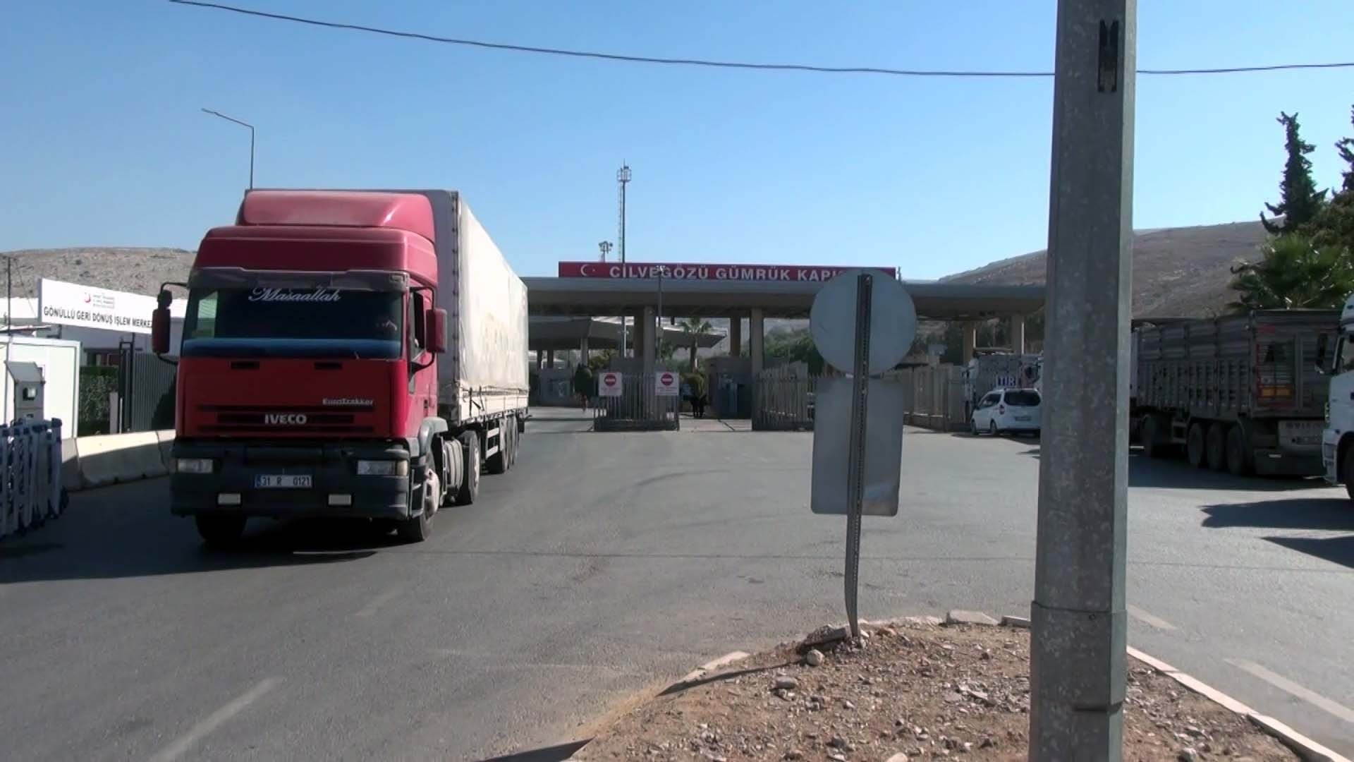 Syria launches new border, customs body as land transit resumes