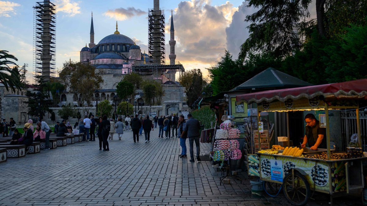 Turkish households' inflation expectations improve in November