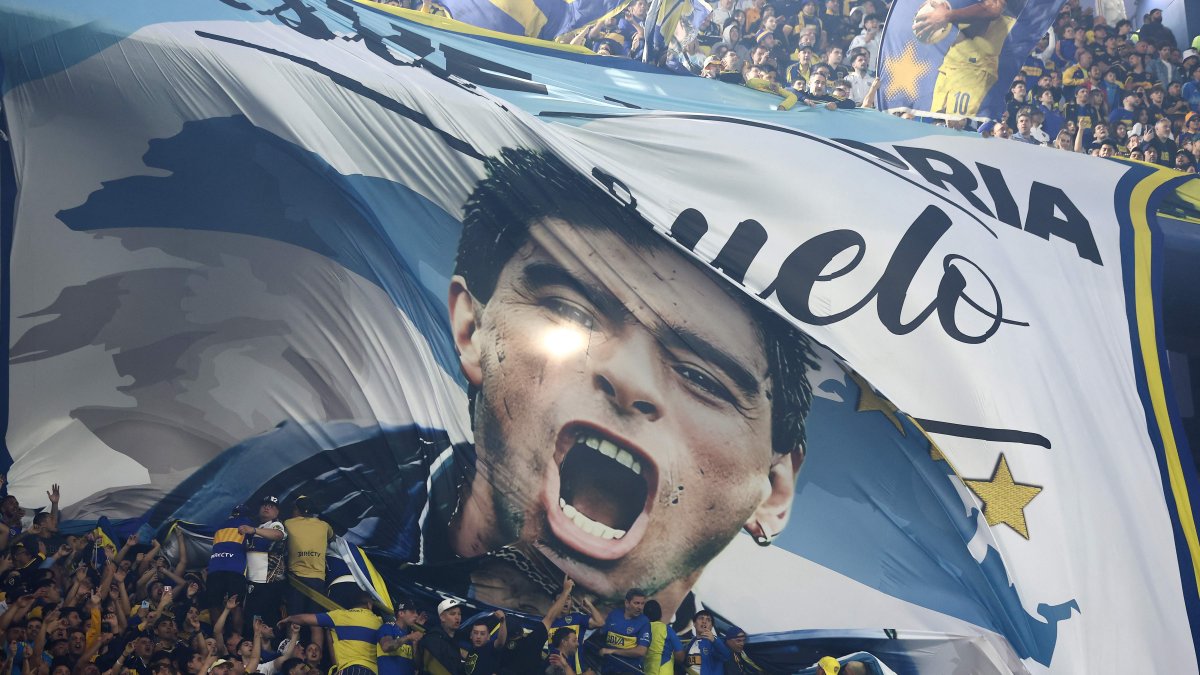 Football honors legend Diego Maradona's magic 5 years after death