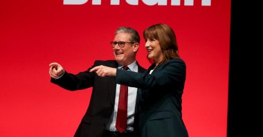 British Chancellor of the Exchequer Rachel Reeves gestures with Prime Minister Keir Starmer after delivering her keynote speech at Britain&#039;s Labour Party&#039;s annual conference, Liverpool, Britain, Sept. 29, 2025. (Reuters Photo)