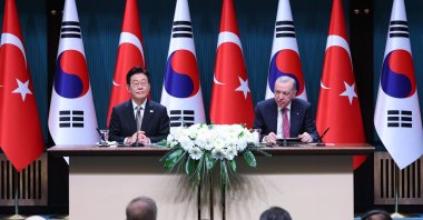 South Korean President Lee Jae-myung (L) and President Recep Tayyip Erdoğan hold a joint press conference, Ankara, Türkiye, Nov. 24, 2025 (EPA Photo)
