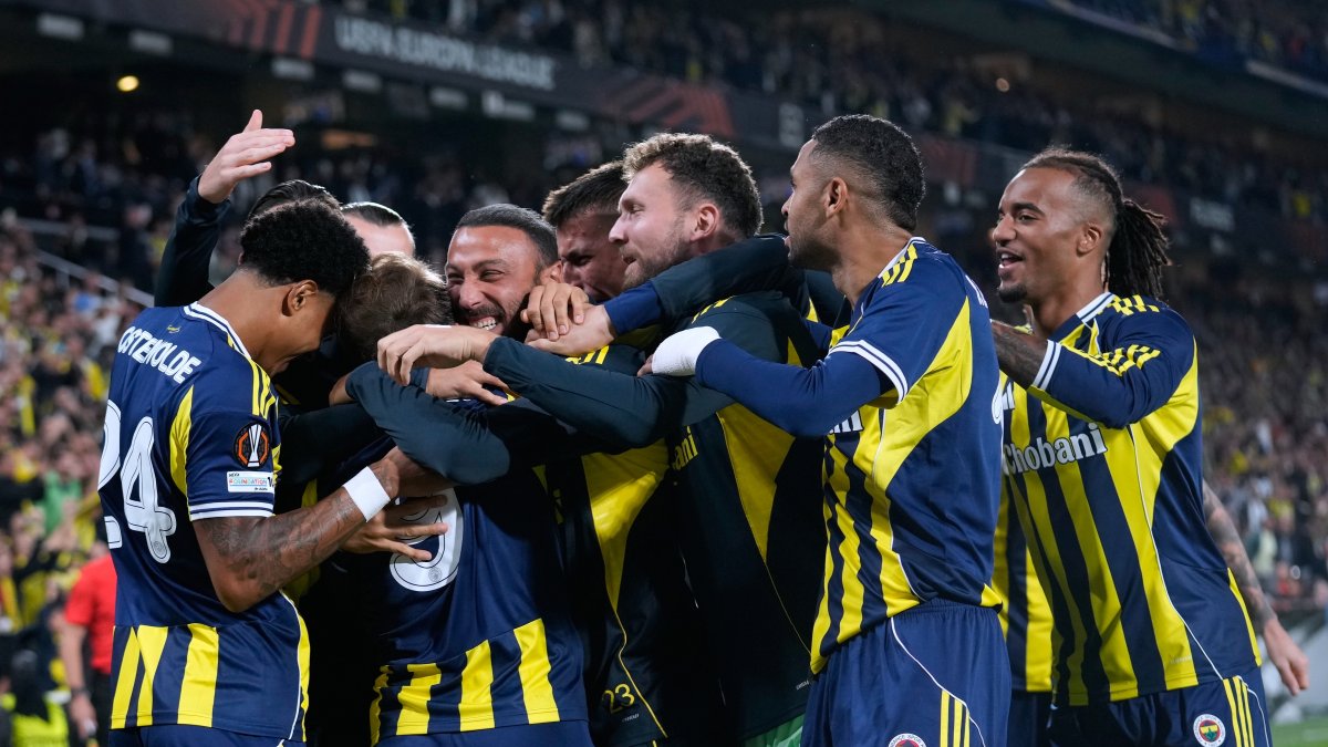 Fenerbahçe aim to extend Europa League revival against Ferencvaros