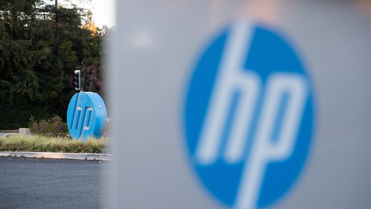 The HP logo is seen on a sign at Hewlett-Packard's headquarters in Palo Alto, California, U.S., Nov. 4, 2016. (AFP Photo)