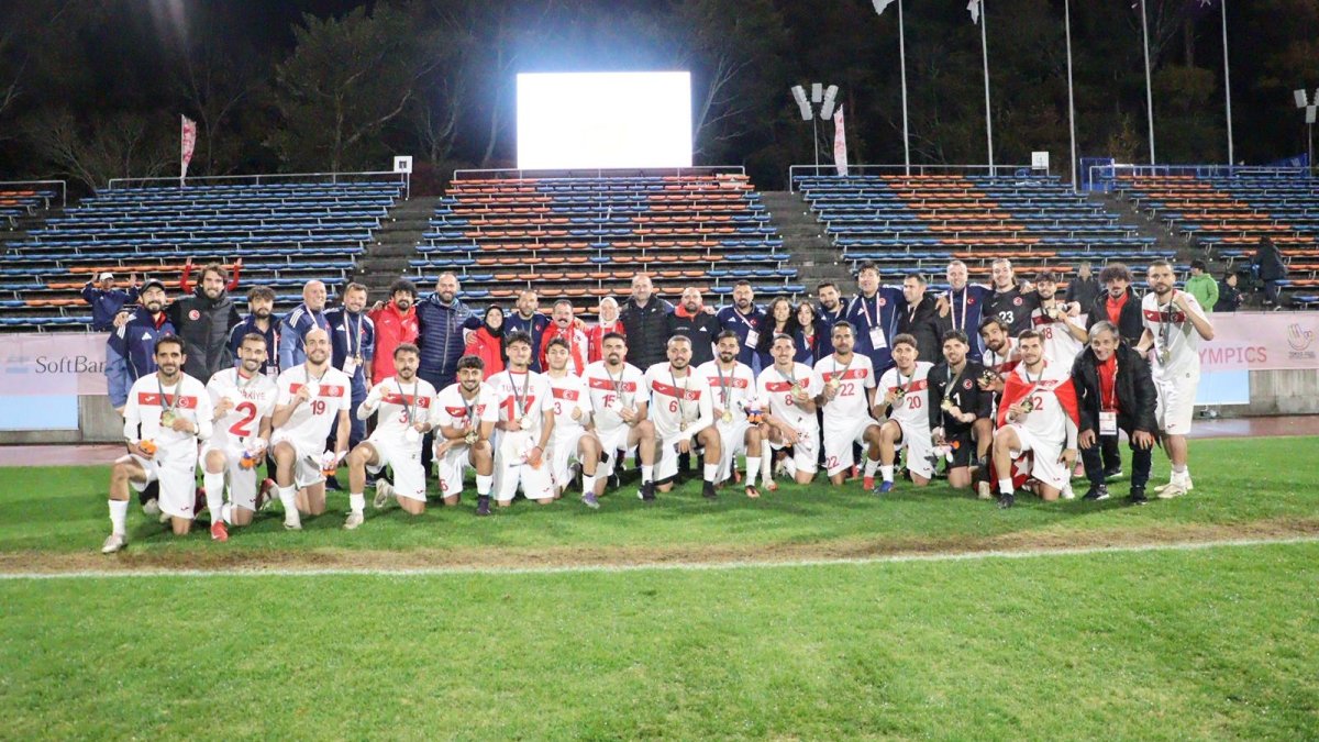 Türkiye’s deaf men’s football team makes history with Deaflympics gold