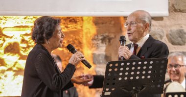 Arif and Türkan Kaner perform in Mudanya, Bursa, western Türkiye, Nov. 25, 2025. (AA Photo)
