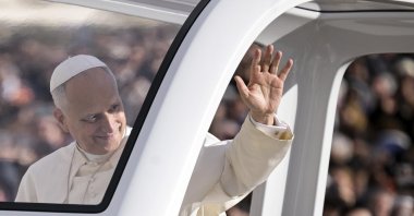 Pope Leo XIV waves to the faithful during his weekly general audience in St. Peter&#039;s Square, Vatican City, Nov. 26, 2025. (EPA Photo)
