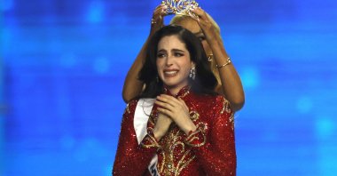 Miss Mexico Fatima Bosch reacts as she is being crowned as Miss Universe 2025 during the 74th Miss Universe 2025 at Impact Challenger Hall in Nonthaburi province, on the outskirts of Bangkok, Thailand, Nov. 21, 2025. (EPA Photo)