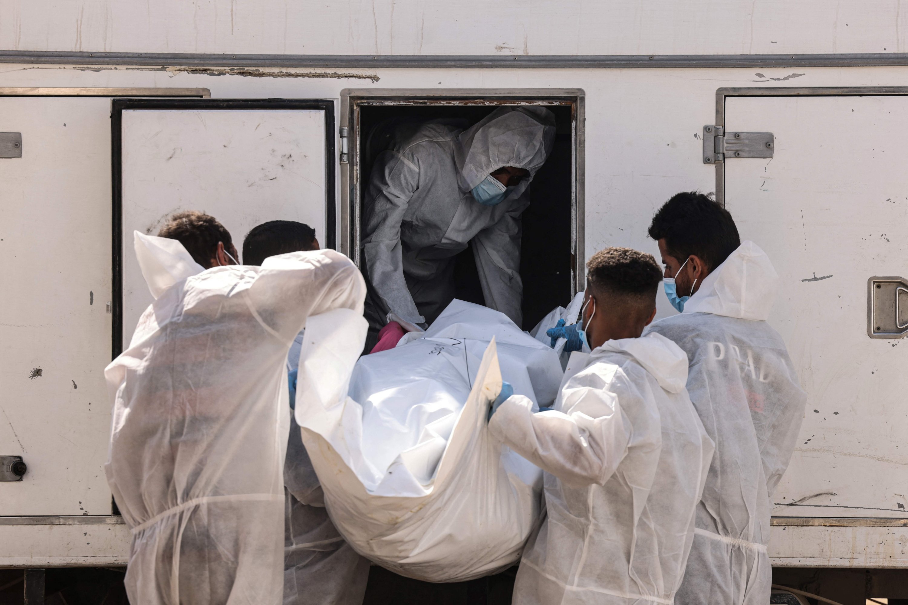 Izrael naj bi kršil prekinitev ognja in ubil na tisoče žensk in deklet v Gazi, Hamas pa obsoja mučenje Palestincev v izraelskih zaporih