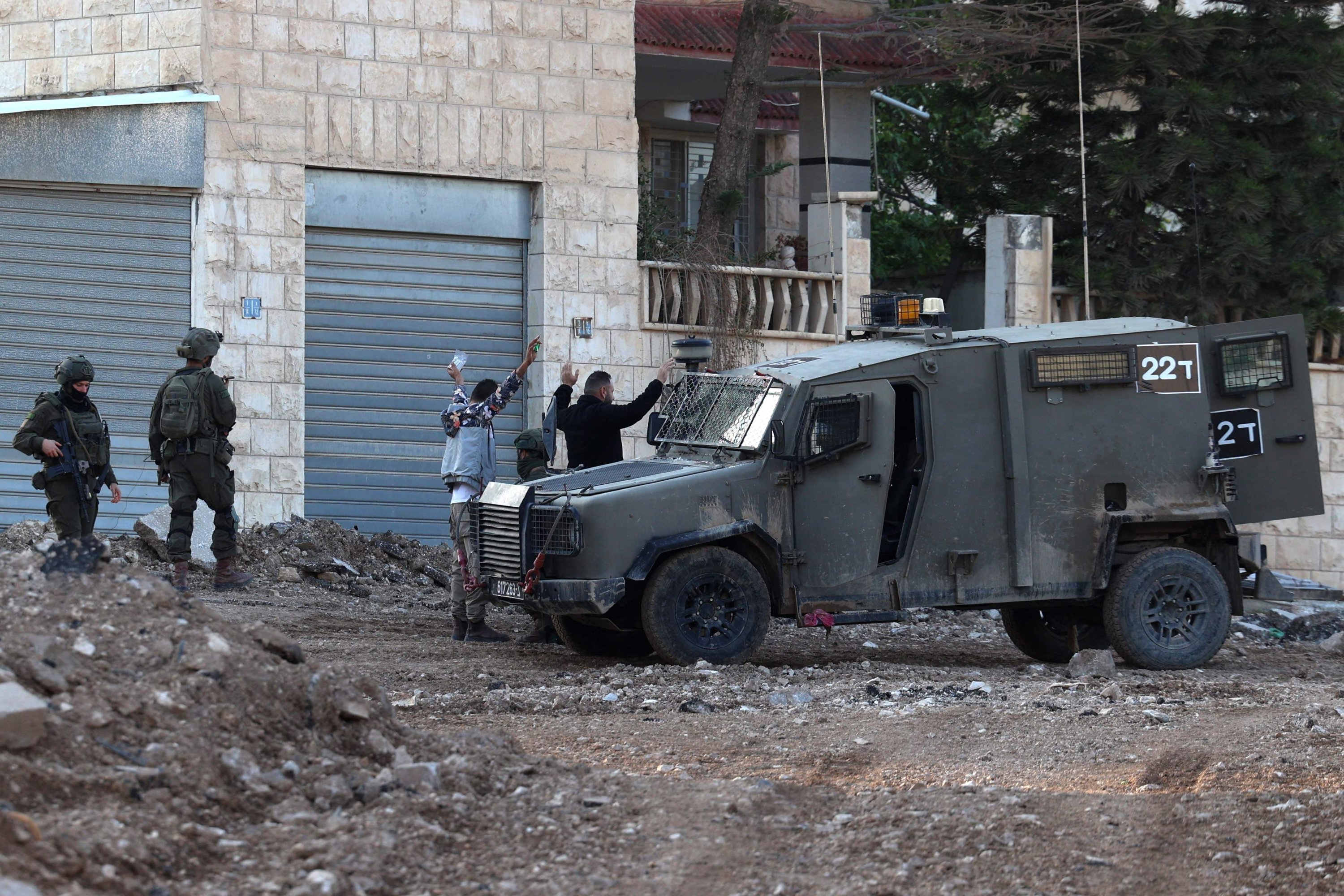 Israeli forces kill 2 unarmed Palestinians in W. Bank after they surrender