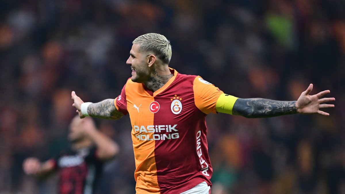 Galatasaray&#039;s Mauro Icardi celebrates after scoring during the Süper Lig match against Gençlerbirliği at RAMS Park, Istanbul, Türkiye, Nov. 22, 2025. (AA Photo)