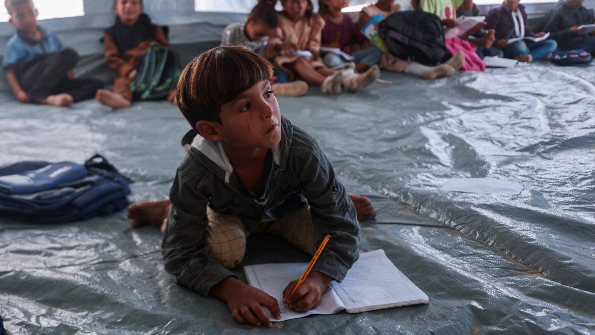 Tent classrooms, no books welcome Gaza children back to school