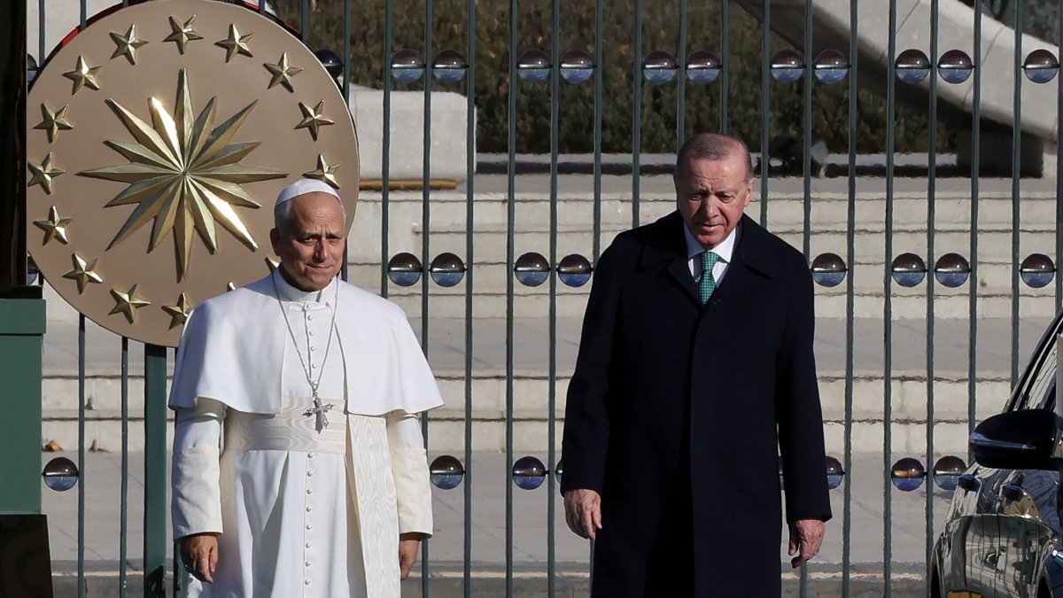 Erdoğan meets Pope Leo XIV in latter’s inaugural visit abroad
