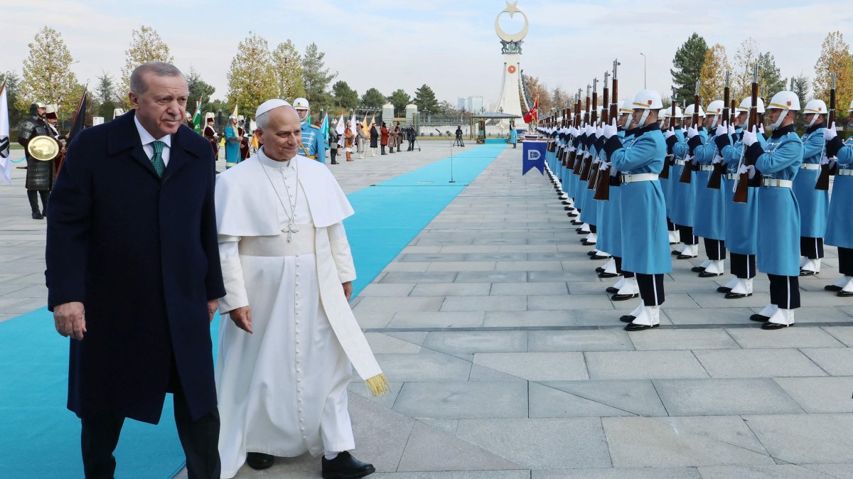 Erdoğan, Pope Leo XIV discuss global peace