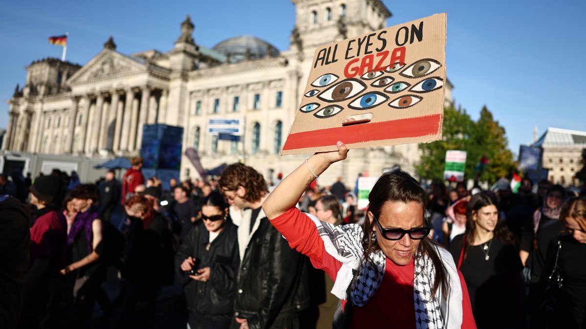 Muslim youth in Germany feel sidelined in debates over Mid. East