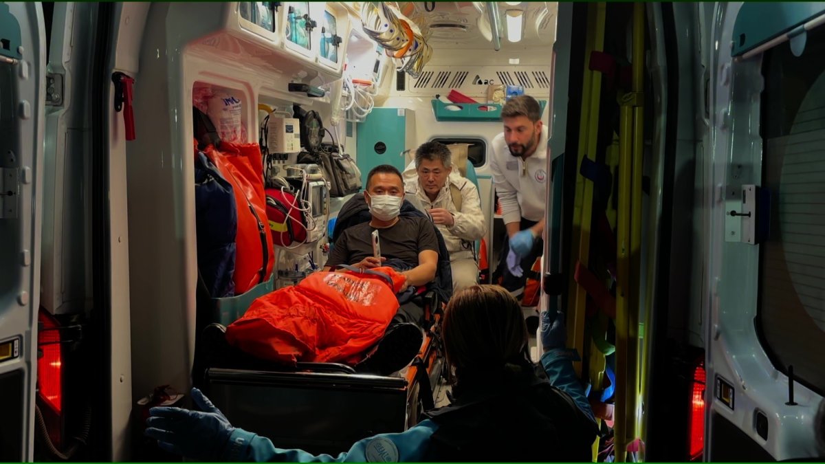 Staff of a tanker ship rescued by emergency teams head to hospital on an ambulance, Kocaeli, Nov. 28, 2025. (DHA Photo)