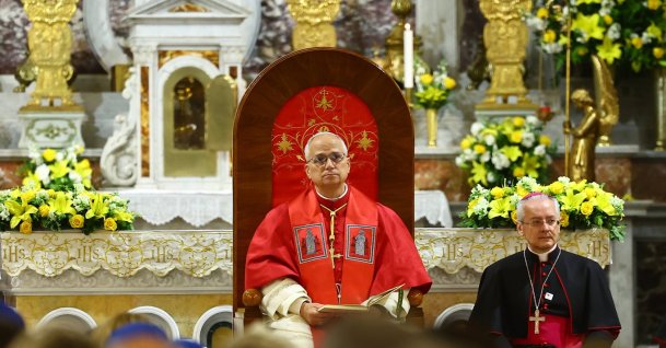 Pope Leo XIV (C) attends a meeting with bishops, priests and pastoral workers at the Saint Esprit Cathedral, Istanbul, Türkiye, Nov. 28, 2025. (EPA Photo)