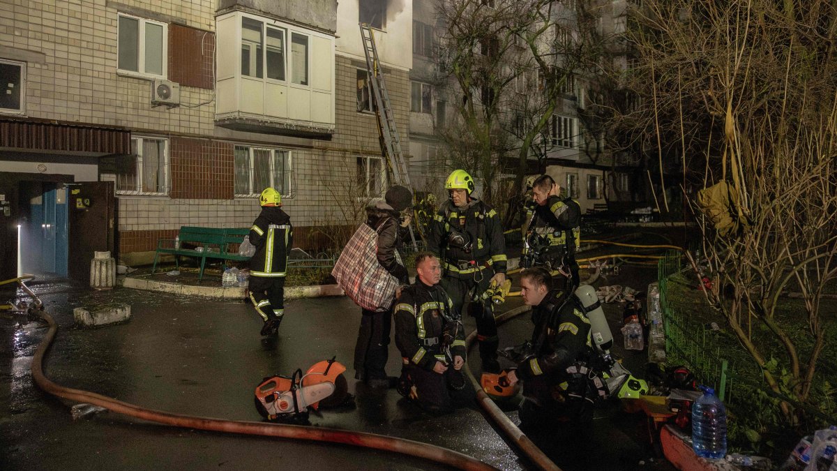 Russian strikes kill 3 as diplomacy to end Ukraine war gains pace