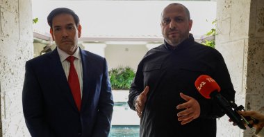 Secretary of Ukraine&#039;s National Security and Defence Council Rustem Umerov (R) and U.S. Secretary of State Marco Rubio speak to the press after a meeting with U.S. Special Envoy Steve Witkoff and U.S. President Donald Trump&#039;s son-in-law Jared Kushner, in Hallandale Beach, Florida, U.S., Nov. 30, 2025. (Reuters Photo)