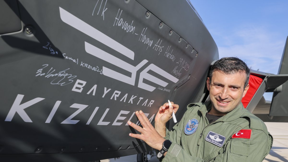 Bayraktar Kızılelma completes air-to-air missile integration test