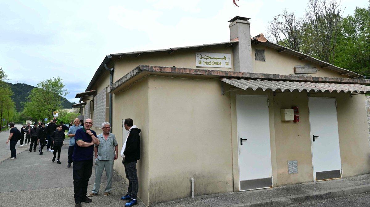 Quran copies torn, discarded in break-in at French mosque