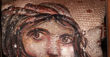 A quilt featuring the iconic &quot;Gypsy Girl&quot; motif, part of Kilis’ traditional quilting revival, Kilis, southeastern Türkiye, Nov. 28, 2025. (AA Photo)