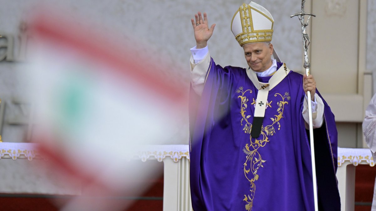 Pope ends 1st foreign trip with Mideast call to spurn 'horror of war'
