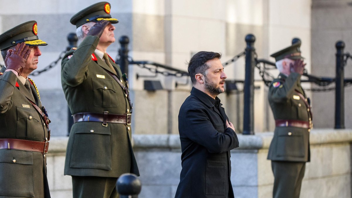 Ukraine urges real end to war as US envoys hold talks on peace plan