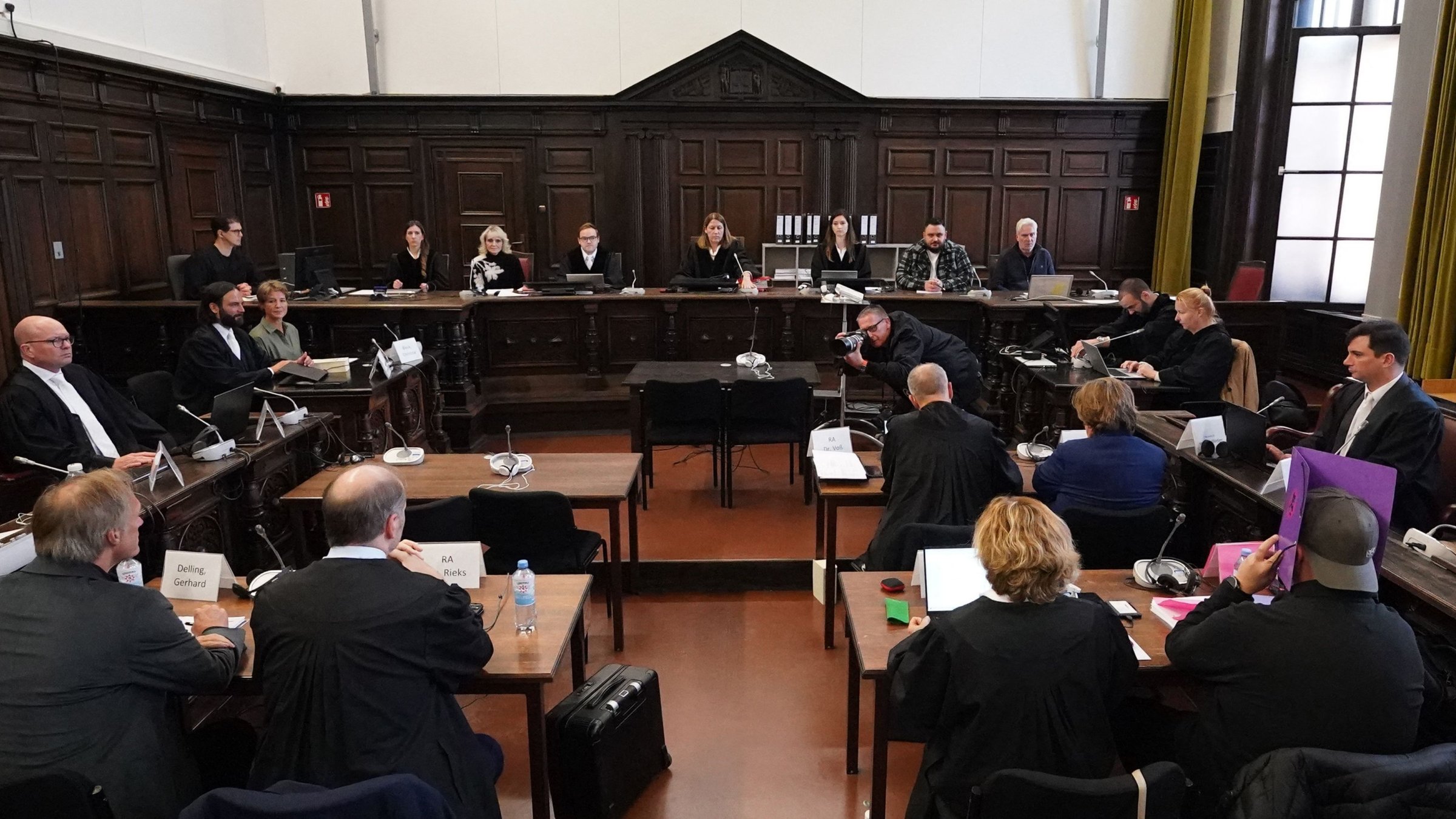 German court bans headscarf-wearing Muslim woman from judicial posts