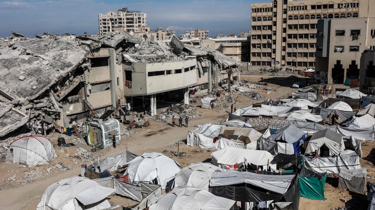 A general view of a camp for displaced Palestinians at the Islamic University during the resumption of classes during a cease-fire between Israel and Hamas in Gaza City, Dec. 2, 2025. (AFP Photo)