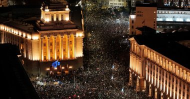 A drone view shows protesters gathering during a demonstration organised by Bulgaria’s opposition PP-DB coalition against the proposed financial framework of the country&#039;s budget, outside the parliament, in Sofia, Bulgaria, Dec. 1, 2025. (Reuters Photo)