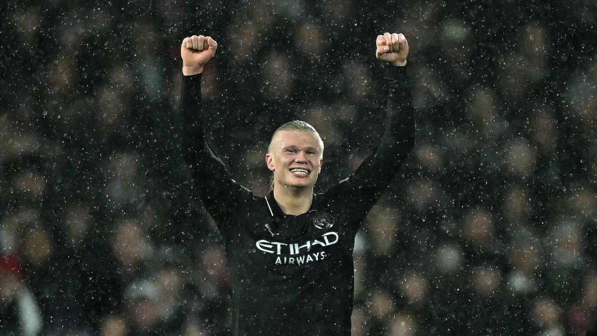 Manchester City's Erling Haaland celebrates scoring the opening goal, and his 100th Premier League goal,  during the English Premier League football match against Fulham at Craven Cottage, London, U.K., Dec. 2, 2025. (AFP Photo)