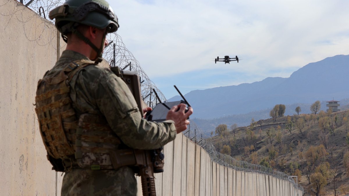 Türkiye reinforces Iraq border with security walls, high-tech systems