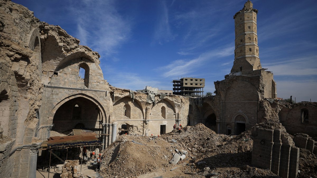 In wake of heavy strikes, Gaza works to rescue its history