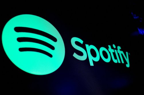 A screen displays the logo of Spotify on the floor at the New York Stock Exchange (NYSE), New York City, U.S., Dec. 4, 2023. (Reuters Photo)