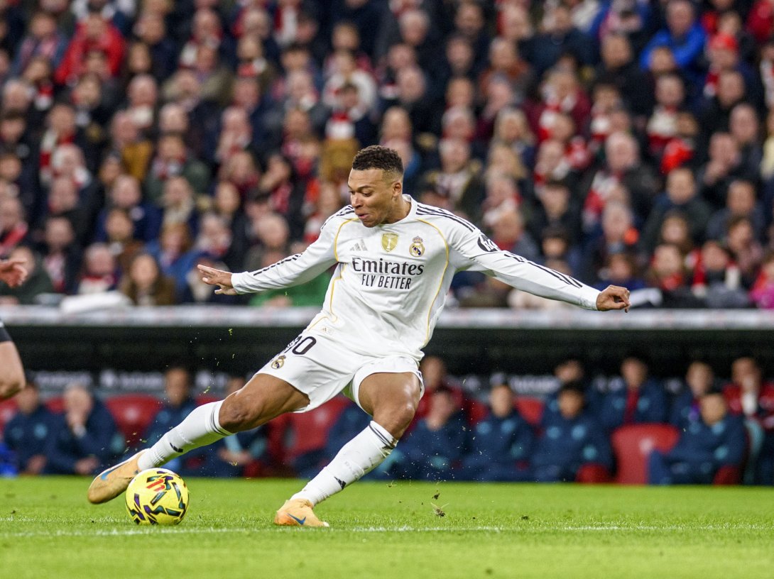 Real Madrid&#039;s Kylian Mbappe scores during the La Liga match against Athletic Club, Bilbao, Spain, Dec. 3, 2025. (EPA Photo)