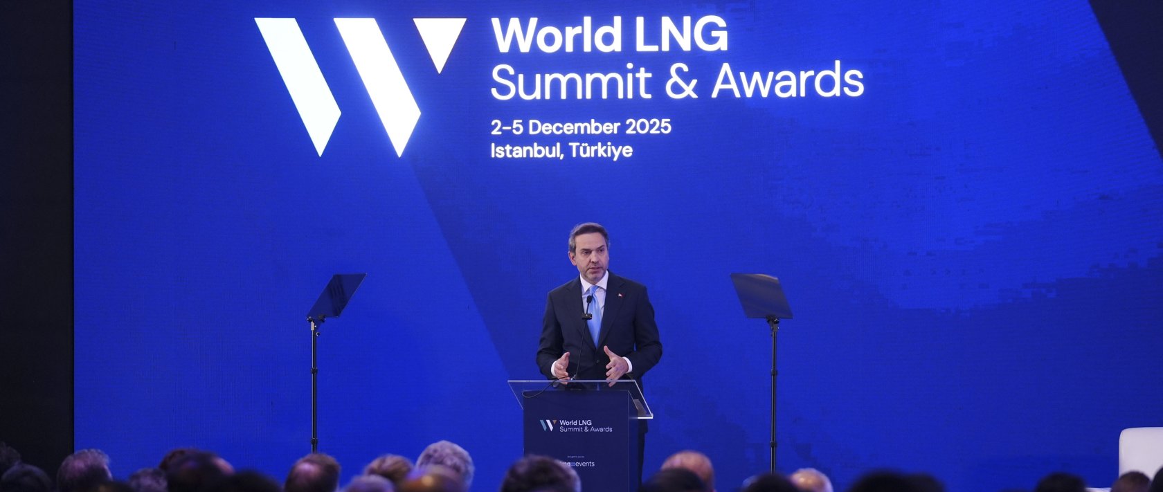 Energy and Natural Resources Minister Alparslan Bayraktar attends the signing ceremony for long-term LNG supply agreements signed by Turkish Petroleum Pipeline Corporation (BOTAŞ) with leading global energy companies ENI and SEFE as part of the 25th World LNG Summit and delivers a speech, Istanbul, Türkiye, Dec. 3, 2025. (AA Photo)