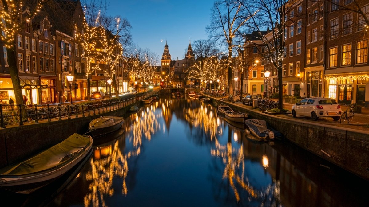 Ultimate guide to Amsterdam’s Christmas markets, festive hot spots