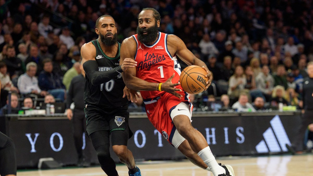 Clippers guard James Harden (R) drives on Timberwolves&#039; guard Mike Conley in an NBA game, Minneapolis, Minnesota, U.S., Dec 6, 2025. (Reuters Photo)