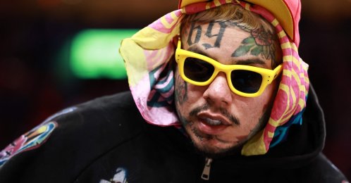 Tekashi 6ix9ine is seen during the second half of a NBA game, Miami, U.S., Nov. 12, 2025. (AFP Photo)