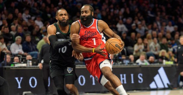 Clippers guard James Harden (R) drives on Timberwolves&#039; guard Mike Conley in an NBA game, Minneapolis, Minnesota, U.S., Dec 6, 2025. (Reuters Photo)