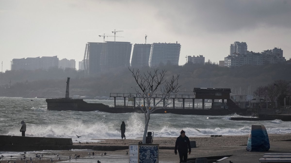 Black Sea strikes risk regional spillover