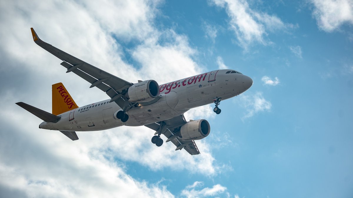 A Pegasus airplane prepares to land at Sabiha Gökçen International Airport, Istanbul, Türkiye, Feb. 9, 2020. (AFP Photo)