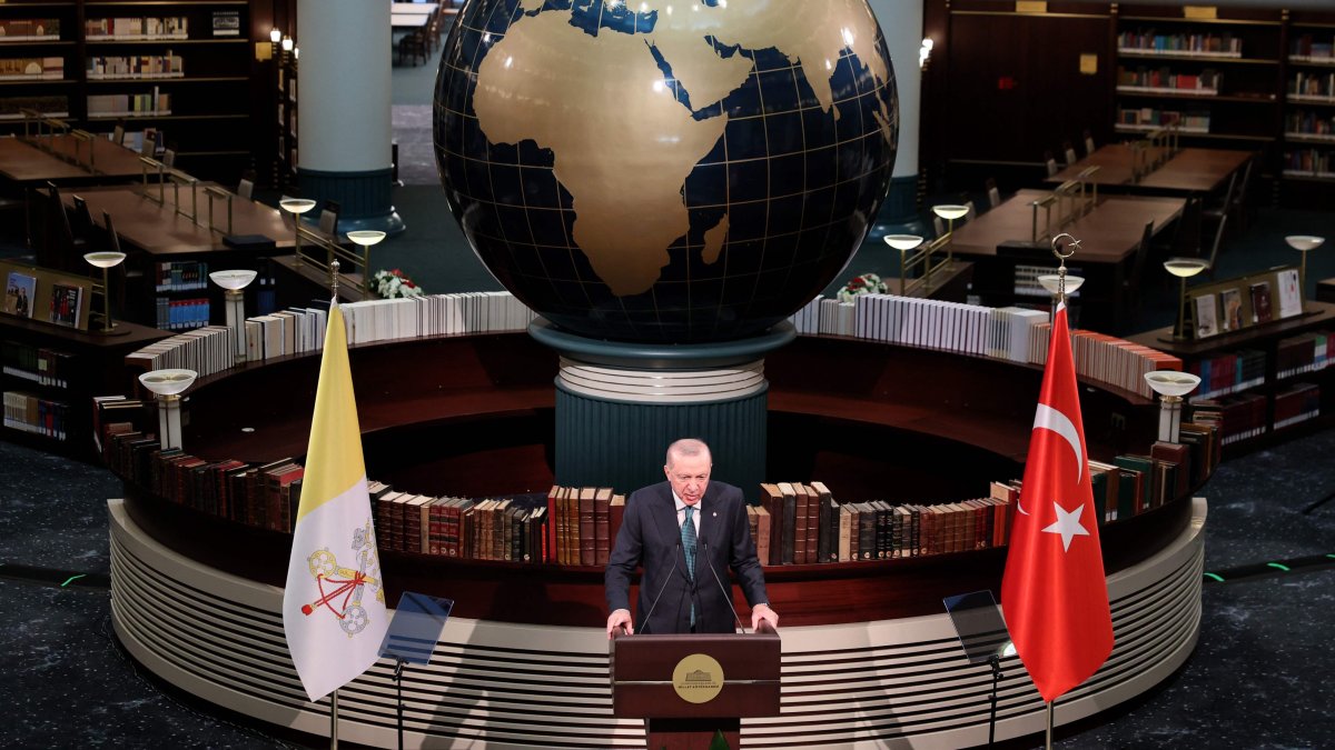 President Recep Tayyip Erdoğan addresses a meeting gathering the Pope and representatives of Türkiye&#039;s authorities, civil society and diplomatic corps as part of the Pope&#039;s official visit, the National Library, Ankara, Türkiye, Nov. 27, 2025. (AFP Photo)