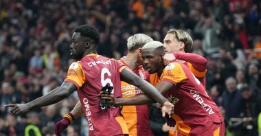 Galatasaray players celebrate after Victor Osimhen&#039;s (L) goal during the Süper Lig match at RAMS Park, Istanbul, Türkiye, Dec. 6, 2025. (IHA Photo)
