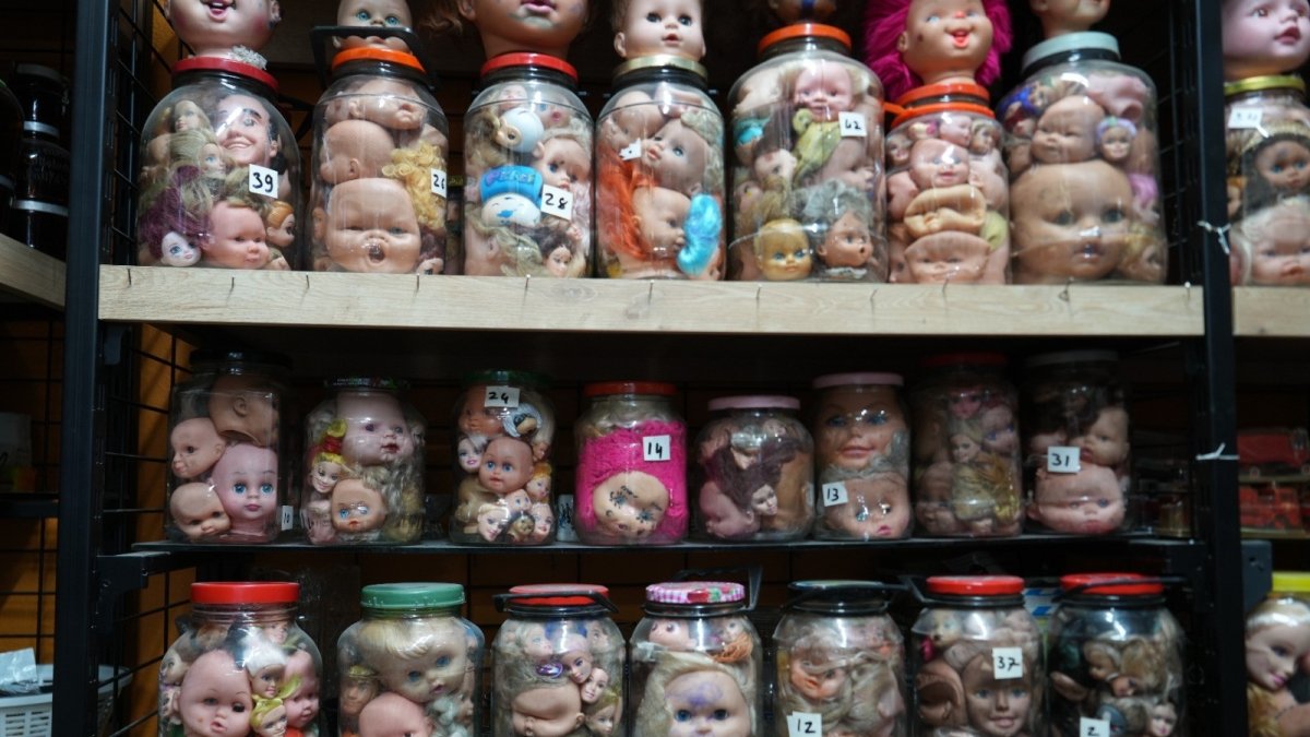 Turkish antique shop displays 5,000-piece doll head collection